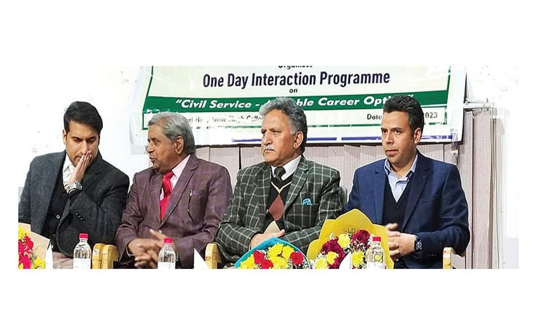 Dr Bhat addressing students at Amar Singh College, Srinagar, March 2023
